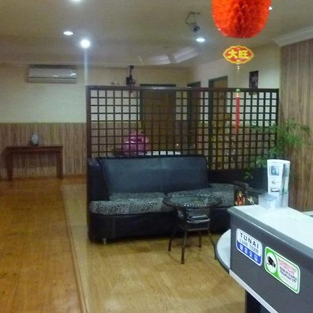 7 Hung Hung Inn コタキナバル エクステリア 写真