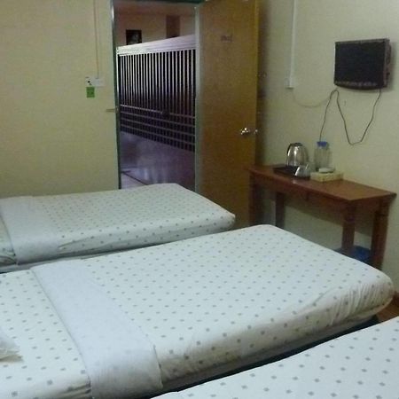 7 Hung Hung Inn コタキナバル エクステリア 写真