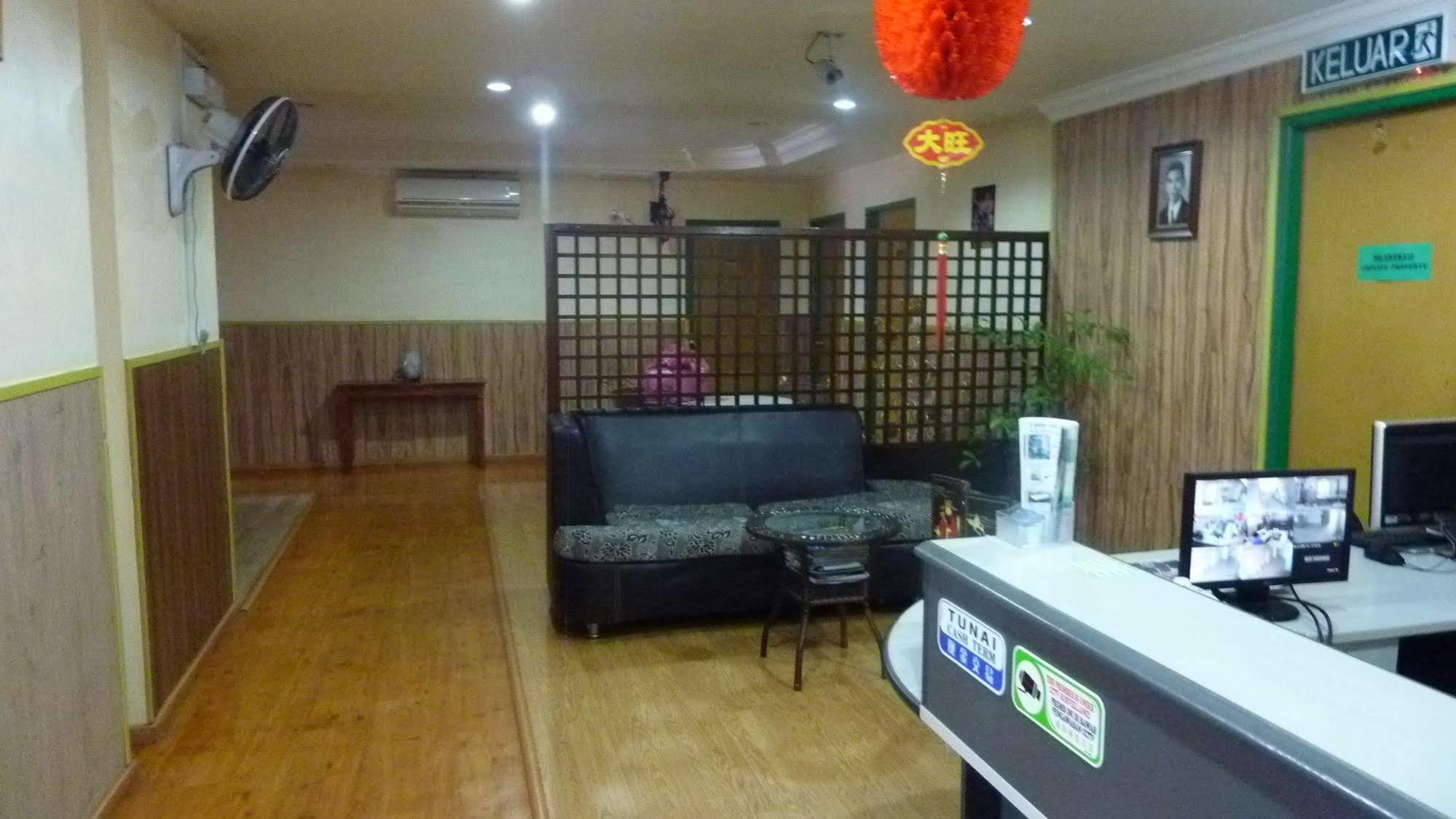 7 Hung Hung Inn コタキナバル エクステリア 写真