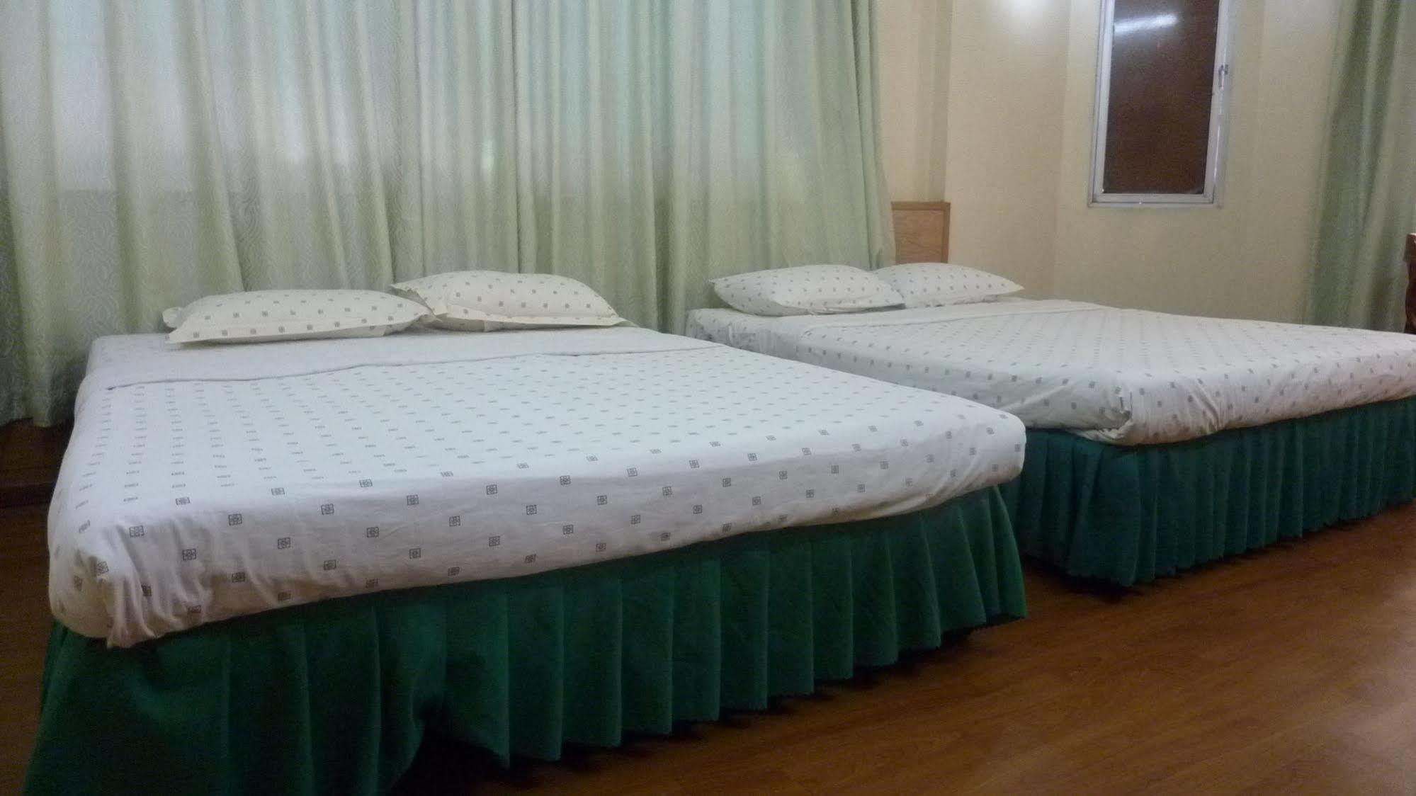 7 Hung Hung Inn コタキナバル エクステリア 写真