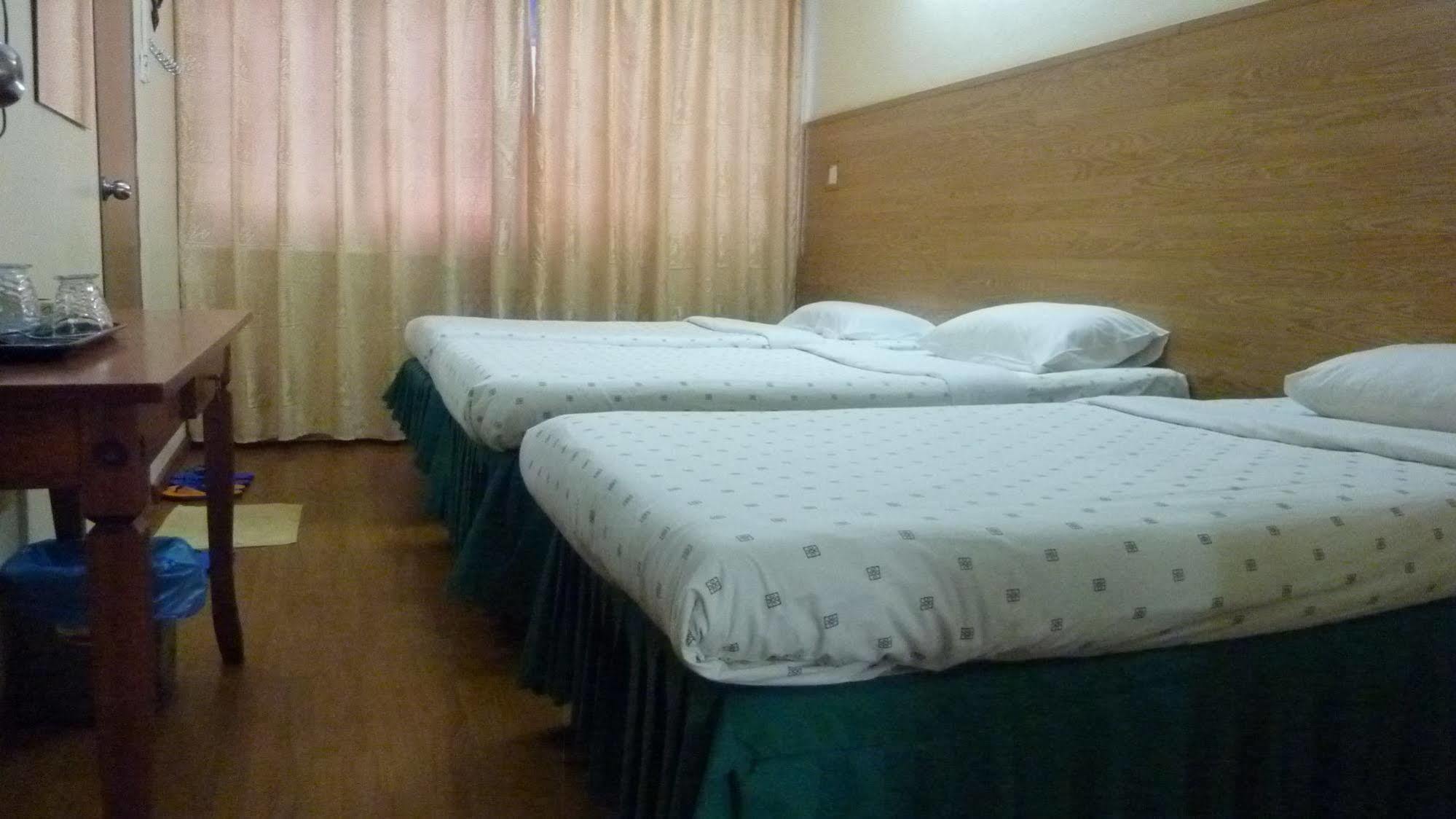 7 Hung Hung Inn コタキナバル エクステリア 写真