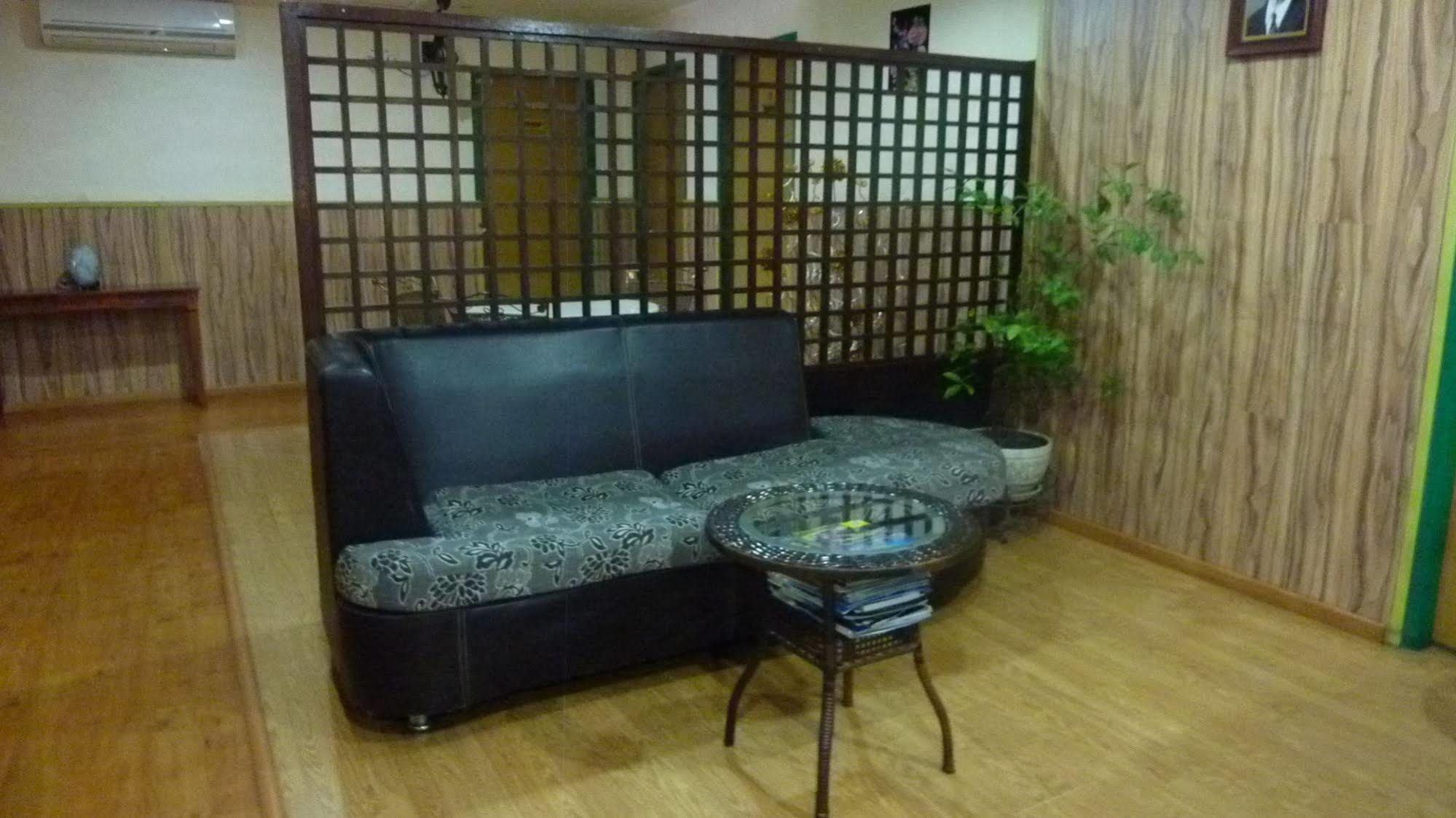 7 Hung Hung Inn コタキナバル エクステリア 写真